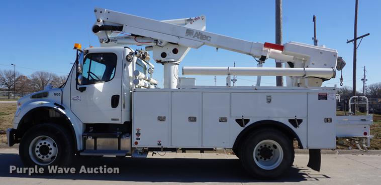 image for item DF1969 2010 Freightliner Business Class M2 bucket truck