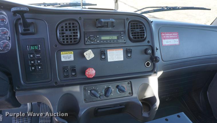 image for item DF1969 2010 Freightliner Business Class M2 bucket truck