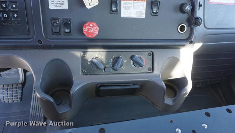 image for item DF1969 2010 Freightliner Business Class M2 bucket truck