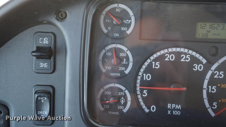 image for item DF1969 2010 Freightliner Business Class M2 bucket truck