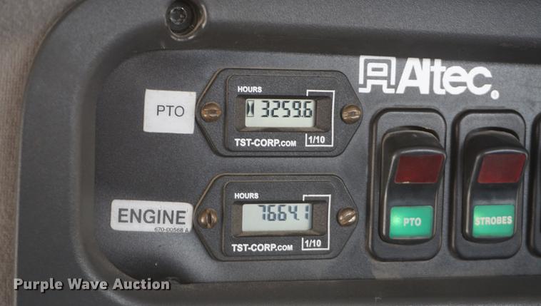 image for item DF1969 2010 Freightliner Business Class M2 bucket truck