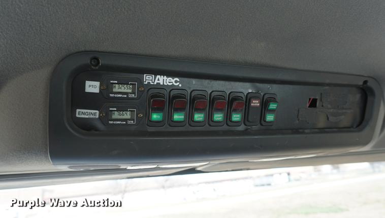 image for item DF1969 2010 Freightliner Business Class M2 bucket truck