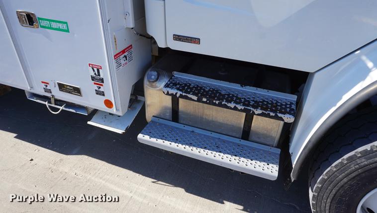 image for item DF1969 2010 Freightliner Business Class M2 bucket truck