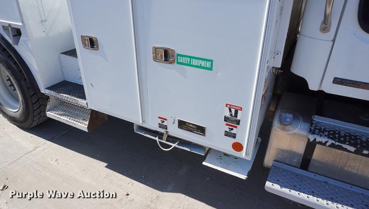 image for item DF1969 2010 Freightliner Business Class M2 bucket truck