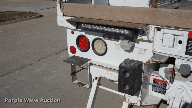 image for item DF1969 2010 Freightliner Business Class M2 bucket truck