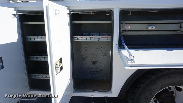 image for item DF1969 2010 Freightliner Business Class M2 bucket truck