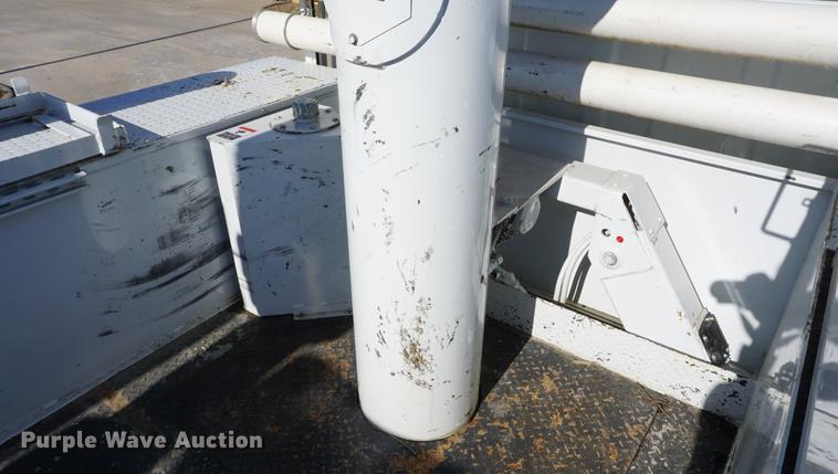 image for item DF1969 2010 Freightliner Business Class M2 bucket truck