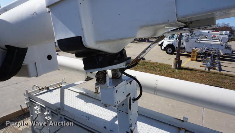 image for item DF1969 2010 Freightliner Business Class M2 bucket truck