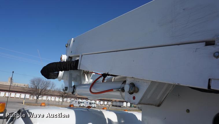 image for item DF1969 2010 Freightliner Business Class M2 bucket truck