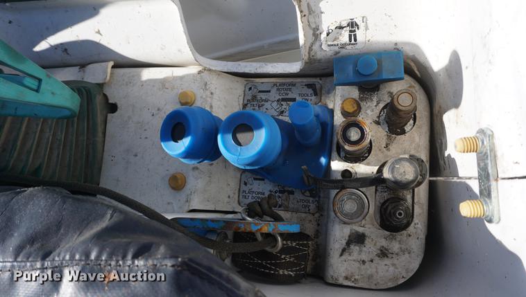 image for item DF1969 2010 Freightliner Business Class M2 bucket truck