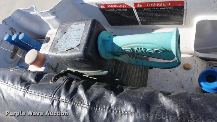 image for item DF1969 2010 Freightliner Business Class M2 bucket truck