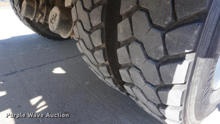 image for item DF1969 2010 Freightliner Business Class M2 bucket truck