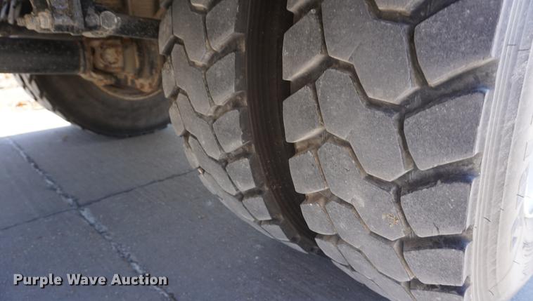 image for item DF1969 2010 Freightliner Business Class M2 bucket truck