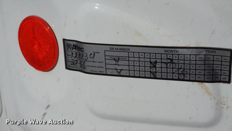 image for item DF1969 2010 Freightliner Business Class M2 bucket truck