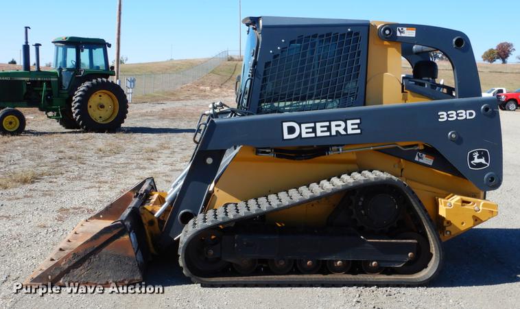 image for item DF2041 2012 John Deere 333D skid steer