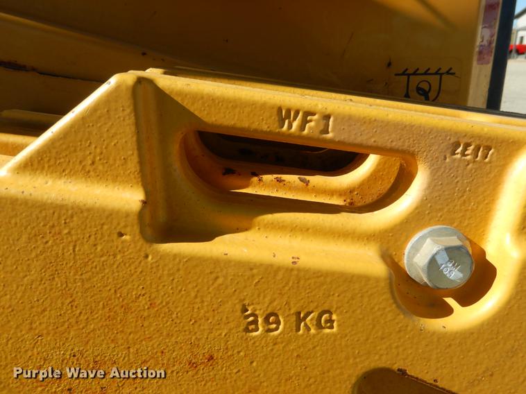 image for item DF2041 2012 John Deere 333D skid steer