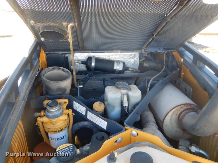 image for item DF2041 2012 John Deere 333D skid steer