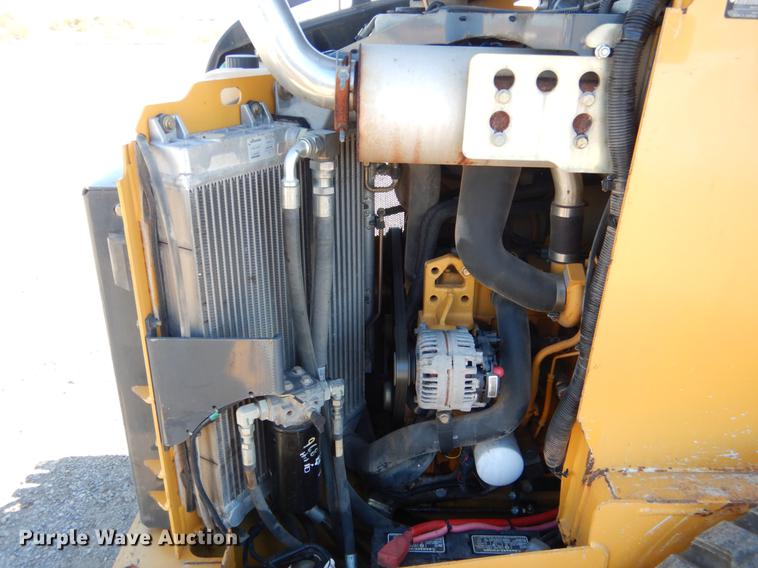 image for item DF2041 2012 John Deere 333D skid steer