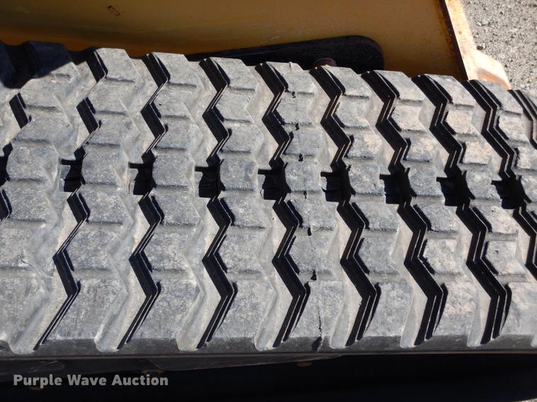 image for item DF2041 2012 John Deere 333D skid steer