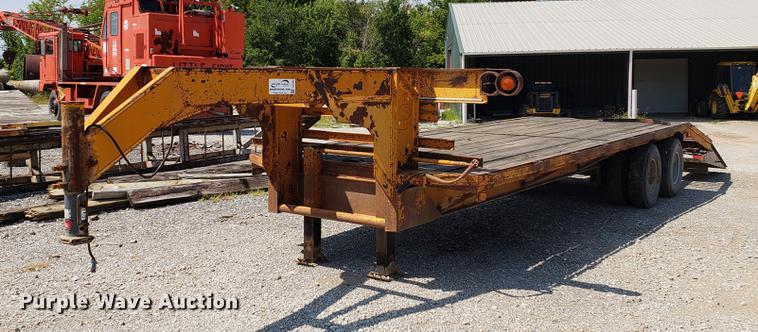 image for item DF2403 1987 equipment trailer