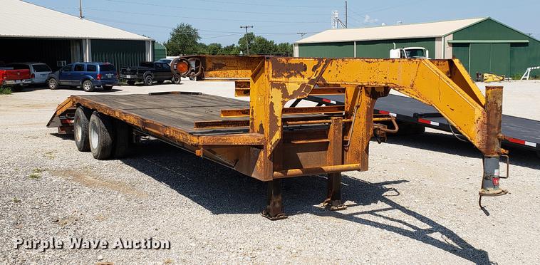 image for item DF2403 1987 equipment trailer