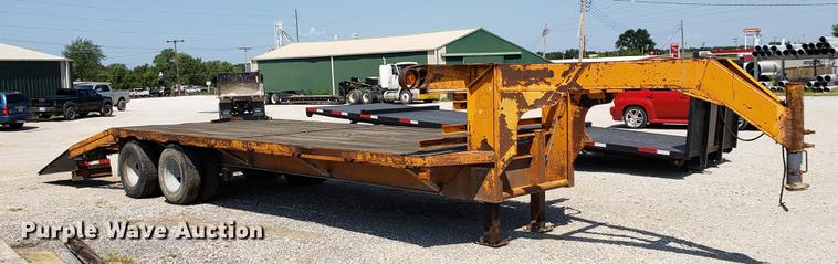 image for item DF2403 1987 equipment trailer