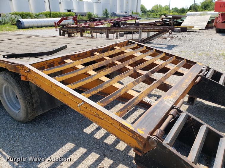 image for item DF2403 1987 equipment trailer