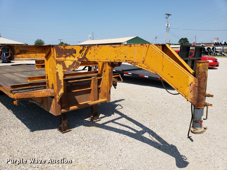 image for item DF2403 1987 equipment trailer