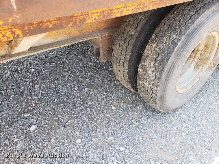 image for item DF2403 1987 equipment trailer