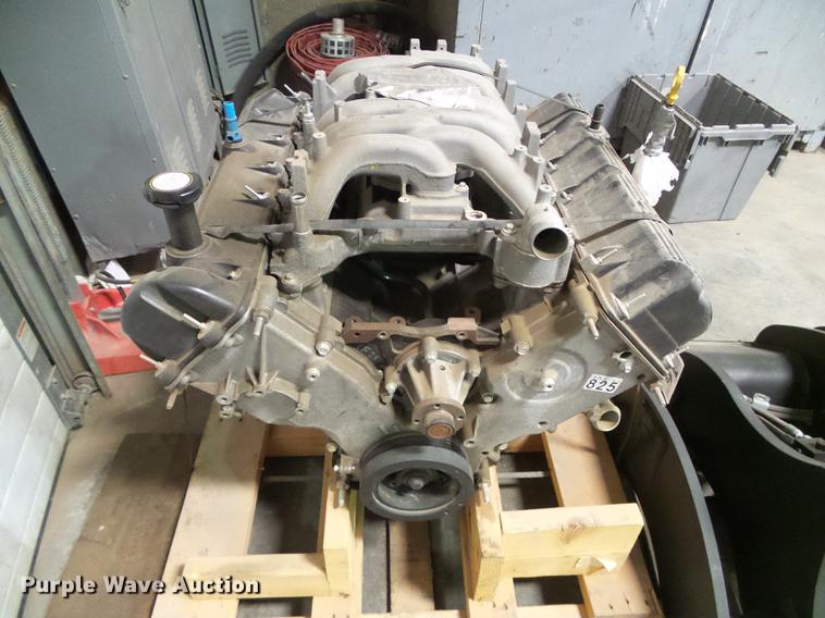 image for item DF2860 2013 Generac GLPNGDQT-100 6.8L V10 natural gas engine