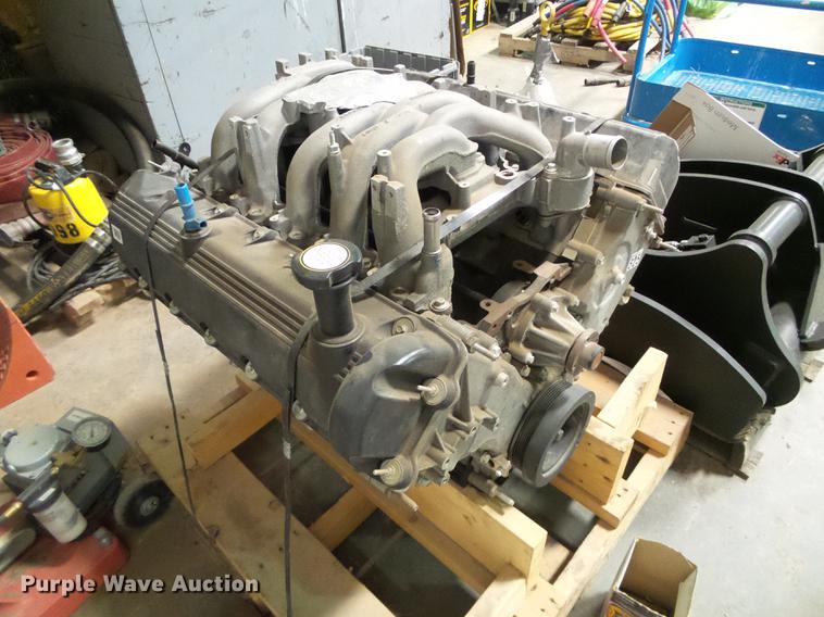 image for item DF2860 2013 Generac GLPNGDQT-100 6.8L V10 natural gas engine