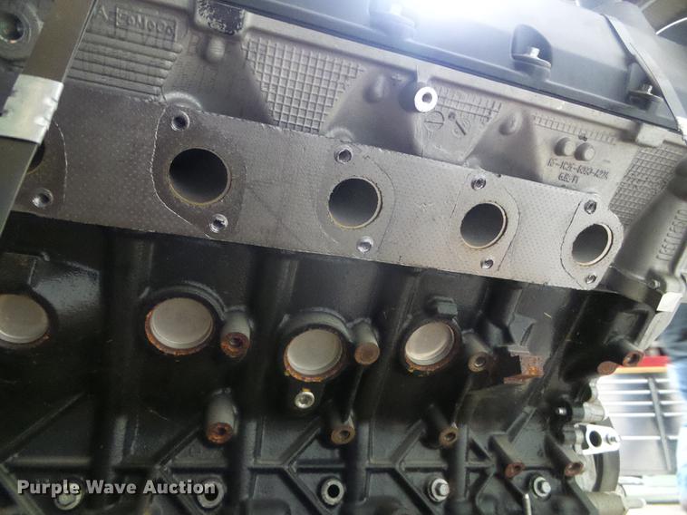 image for item DF2860 2013 Generac GLPNGDQT-100 6.8L V10 natural gas engine