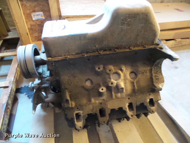 image for item DF2861 Ford V8 gas engine