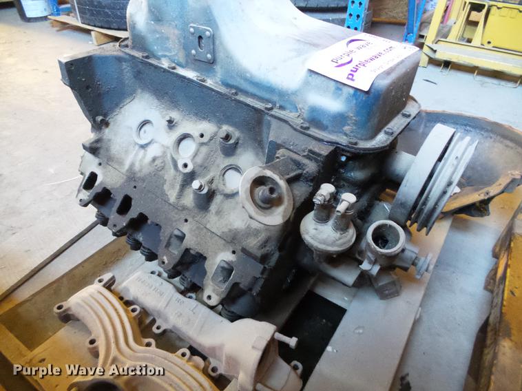 image for item DF2861 Ford V8 gas engine
