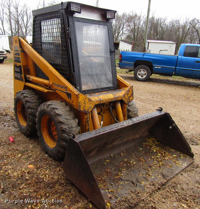 image for item DF3884 1988 Mustang 342 skid steer