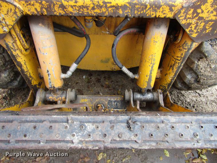 image for item DF3884 1988 Mustang 342 skid steer