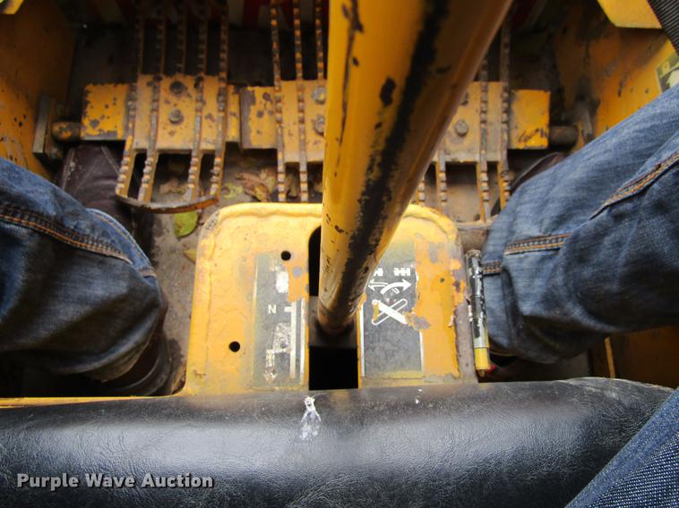 image for item DF3884 1988 Mustang 342 skid steer
