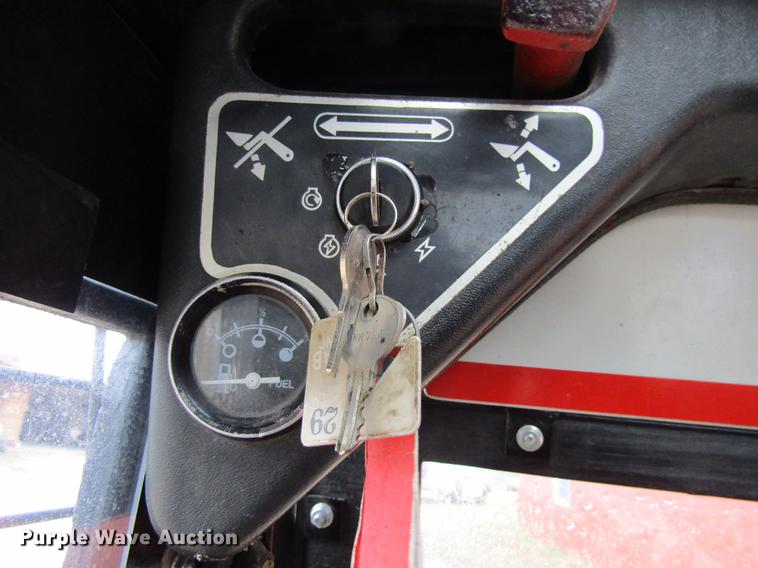 image for item DF3884 1988 Mustang 342 skid steer