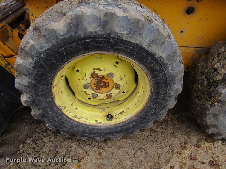 image for item DF3884 1988 Mustang 342 skid steer