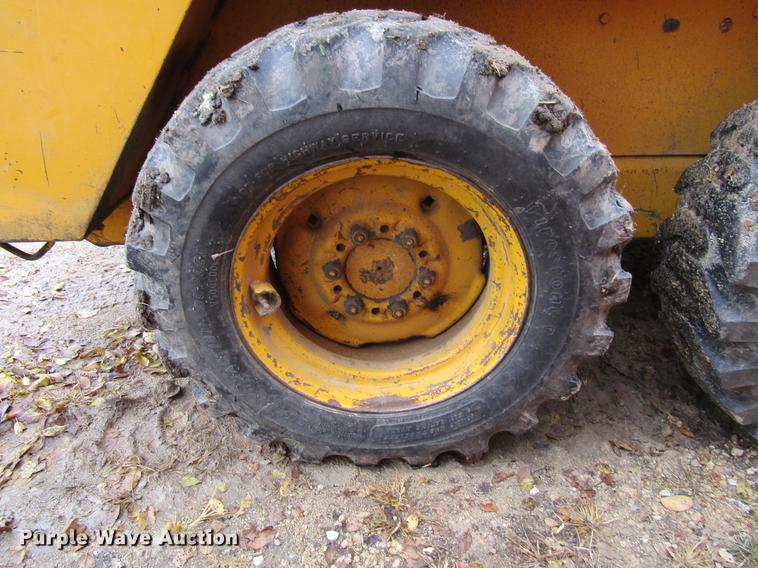 image for item DF3884 1988 Mustang 342 skid steer