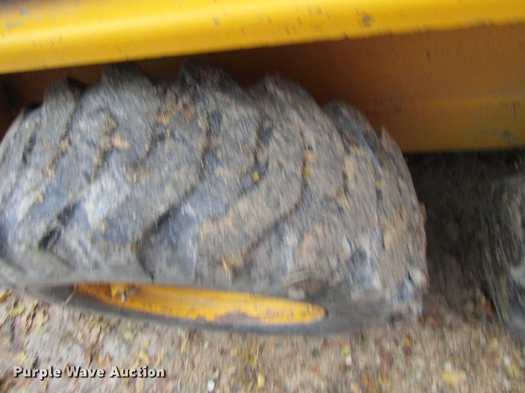 image for item DF3884 1988 Mustang 342 skid steer