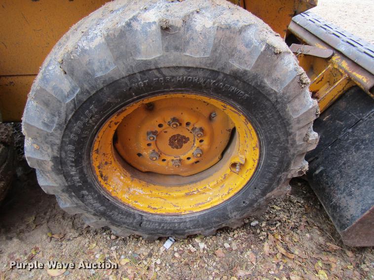 image for item DF3884 1988 Mustang 342 skid steer