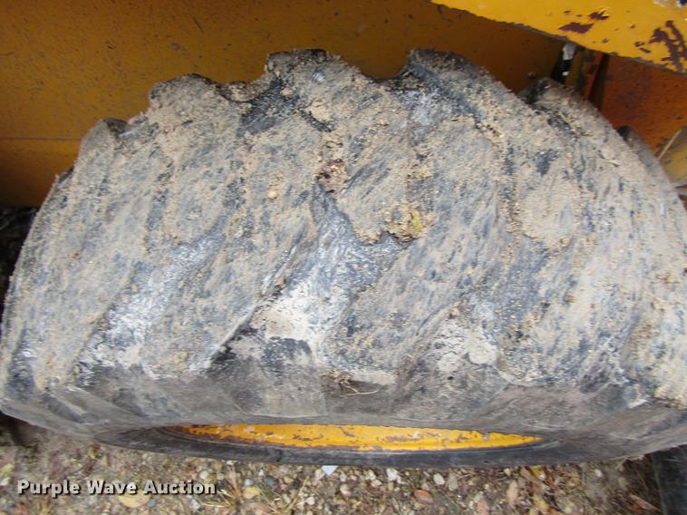image for item DF3884 1988 Mustang 342 skid steer