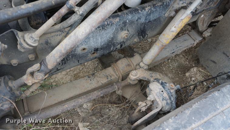 image for item DI9253 1991 International 8300 truck cab and chassis