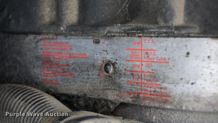 image for item DI9253 1991 International 8300 truck cab and chassis