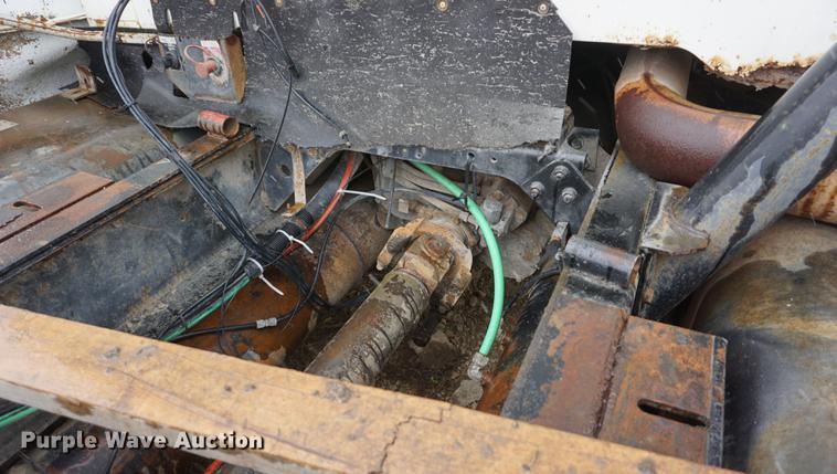 image for item DI9253 1991 International 8300 truck cab and chassis