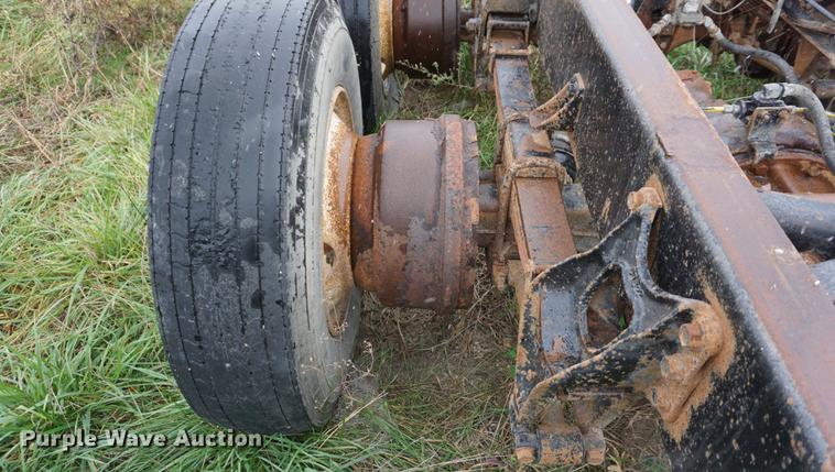 image for item DI9253 1991 International 8300 truck cab and chassis