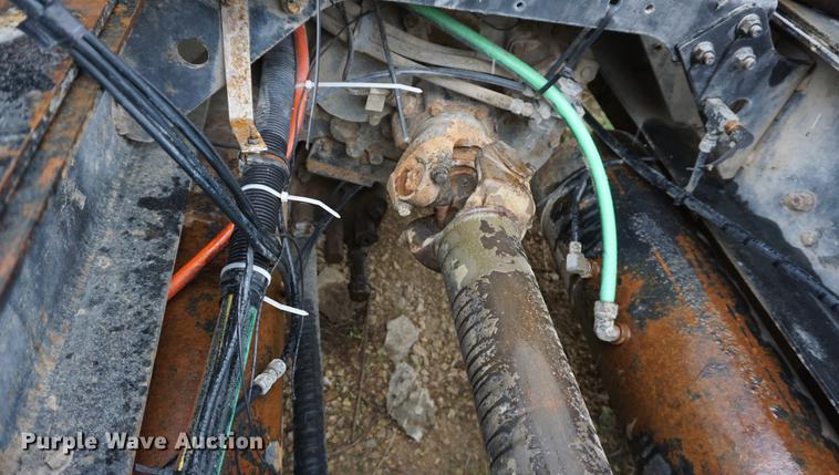 image for item DI9253 1991 International 8300 truck cab and chassis