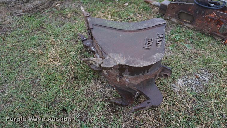 image for item DI9258 Wain Roy 18"W ripper bucket