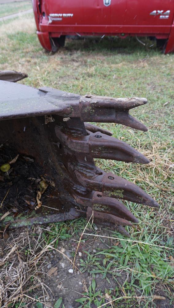 image for item DI9258 Wain Roy 18"W ripper bucket